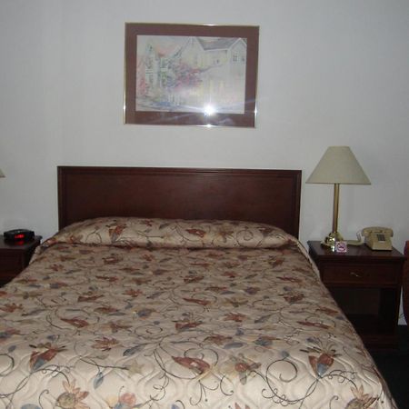 Royal Napanee Inn Greater Napanee Extérieur photo