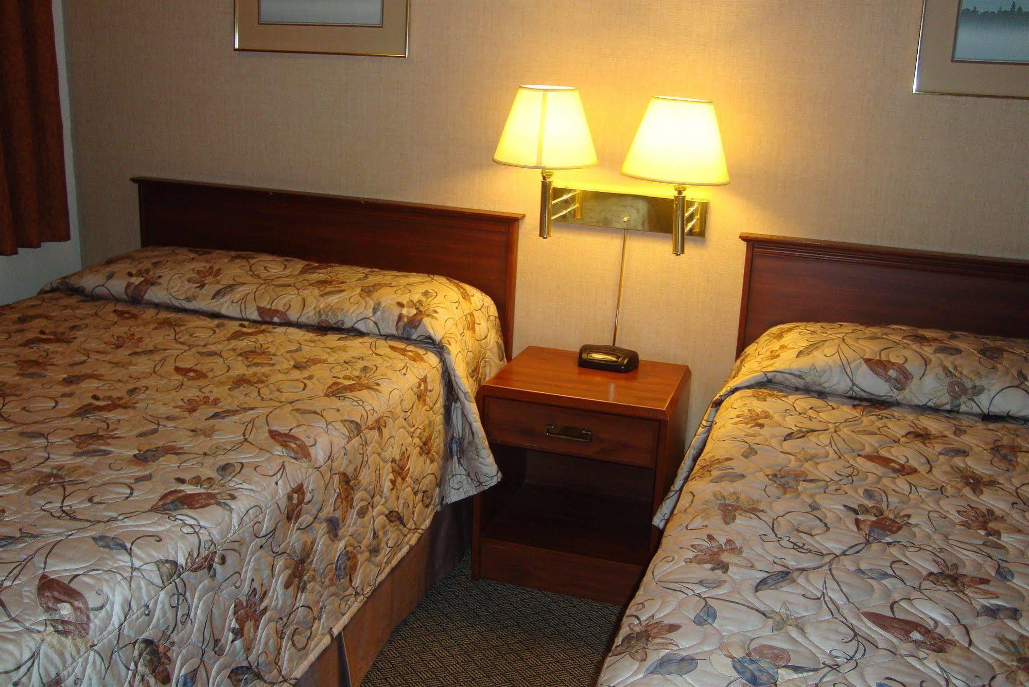 Royal Napanee Inn Greater Napanee Extérieur photo