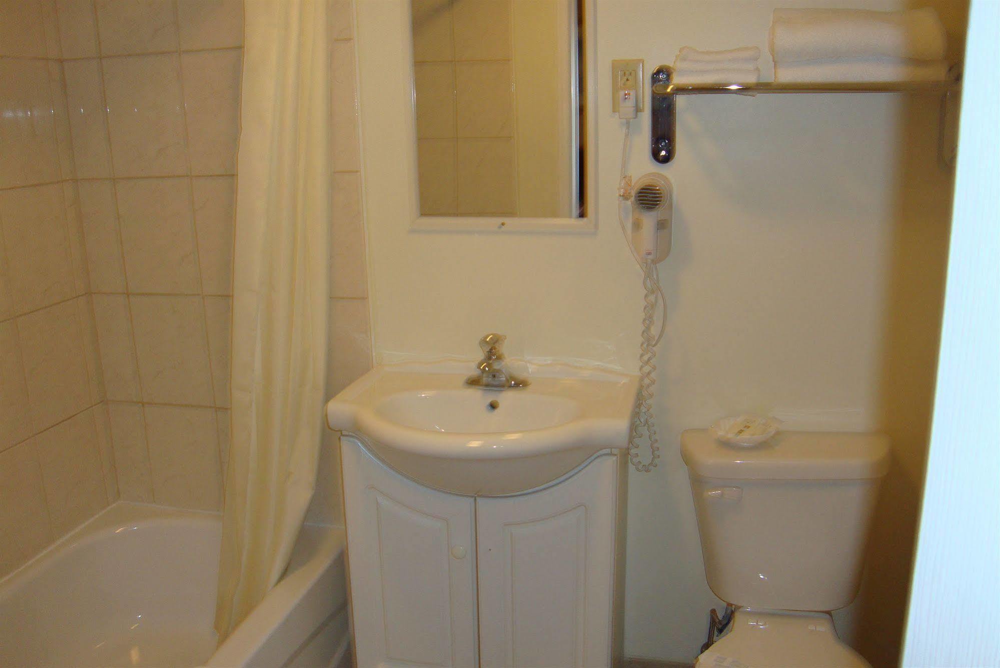 Royal Napanee Inn Greater Napanee Extérieur photo