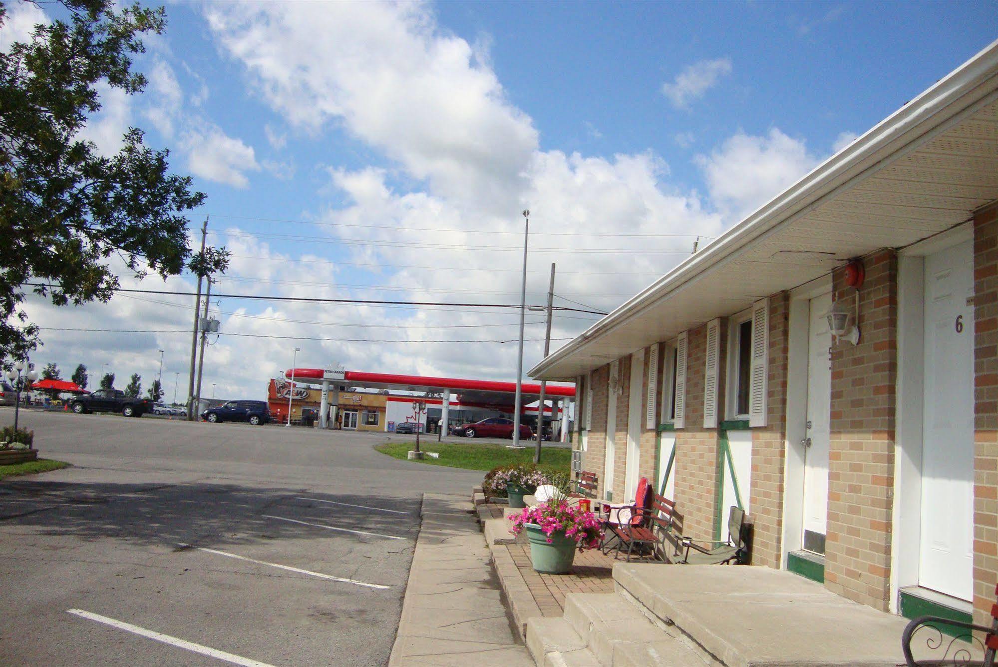 Royal Napanee Inn Greater Napanee Extérieur photo