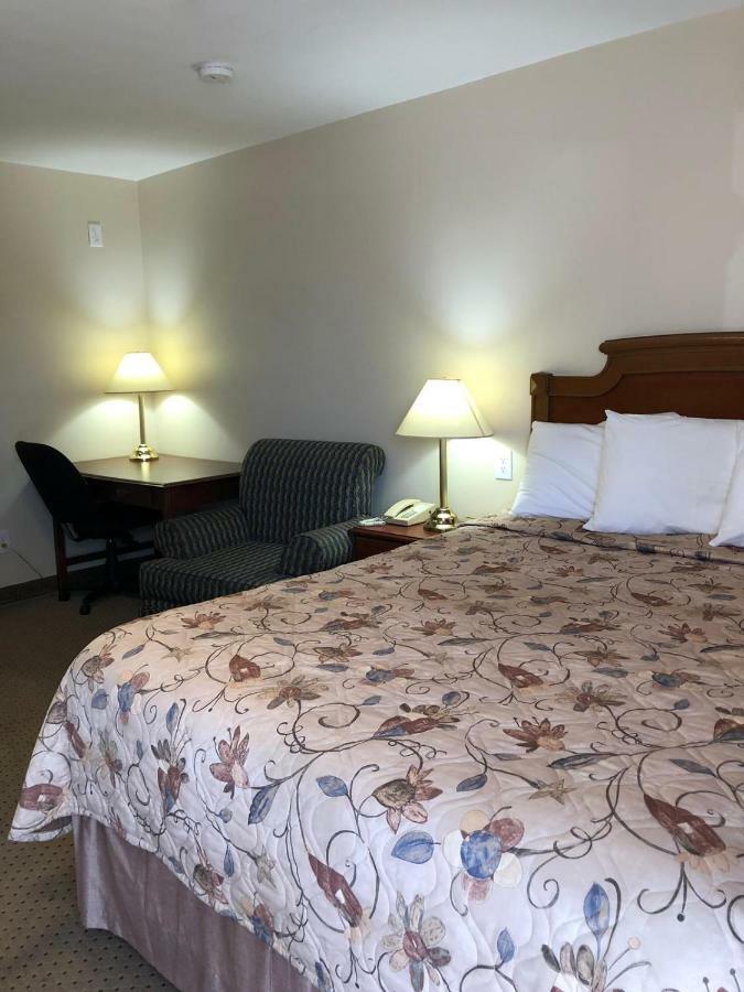 Royal Napanee Inn Greater Napanee Extérieur photo
